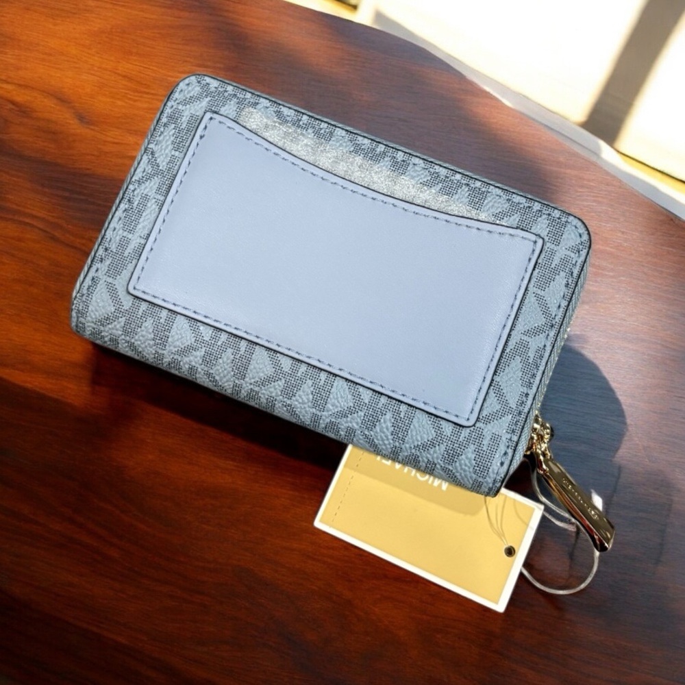 Michael Kors Jet Set Small Signature Logo PALE BLUE - Picture 2 of 3